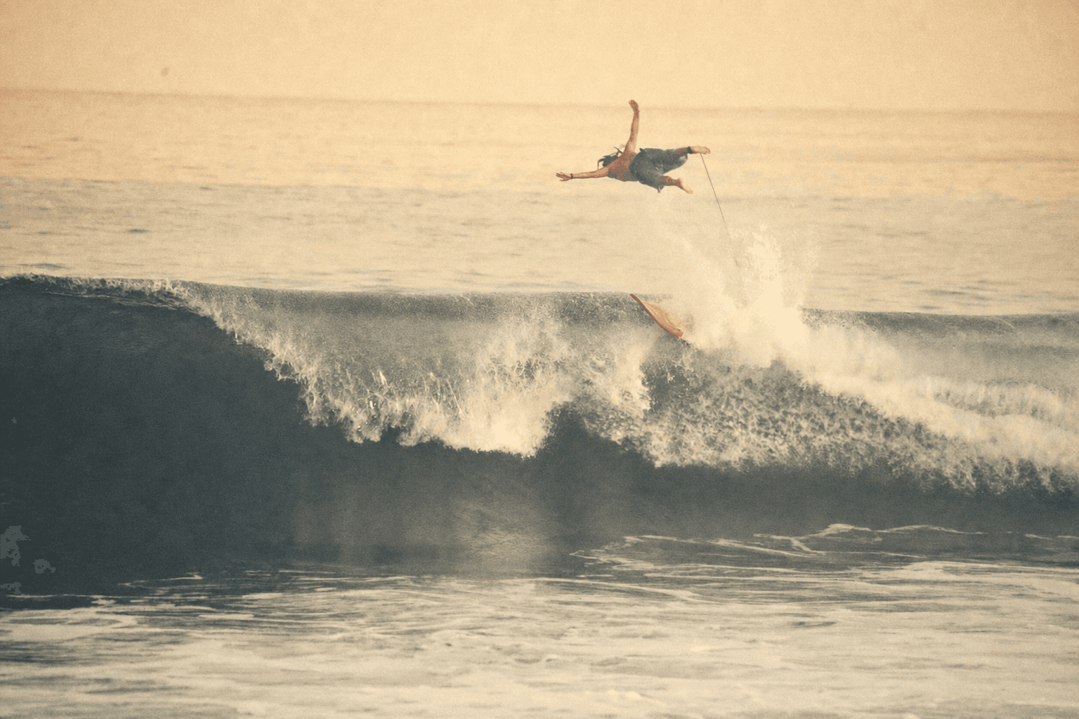 Kristian Sandoval Villaseñor, Los Cabos surf provider